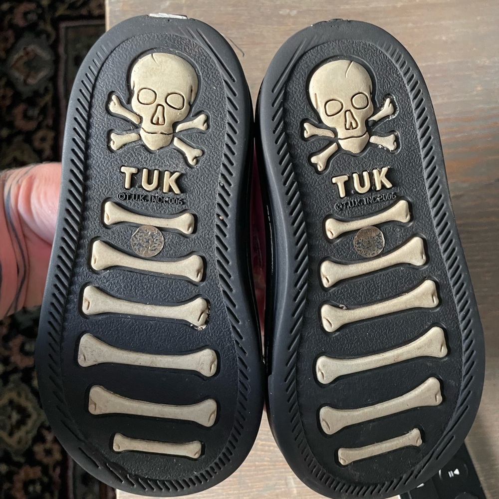 Pink and black TUK brand toddler Mary Jane kitty shoes, size 9.